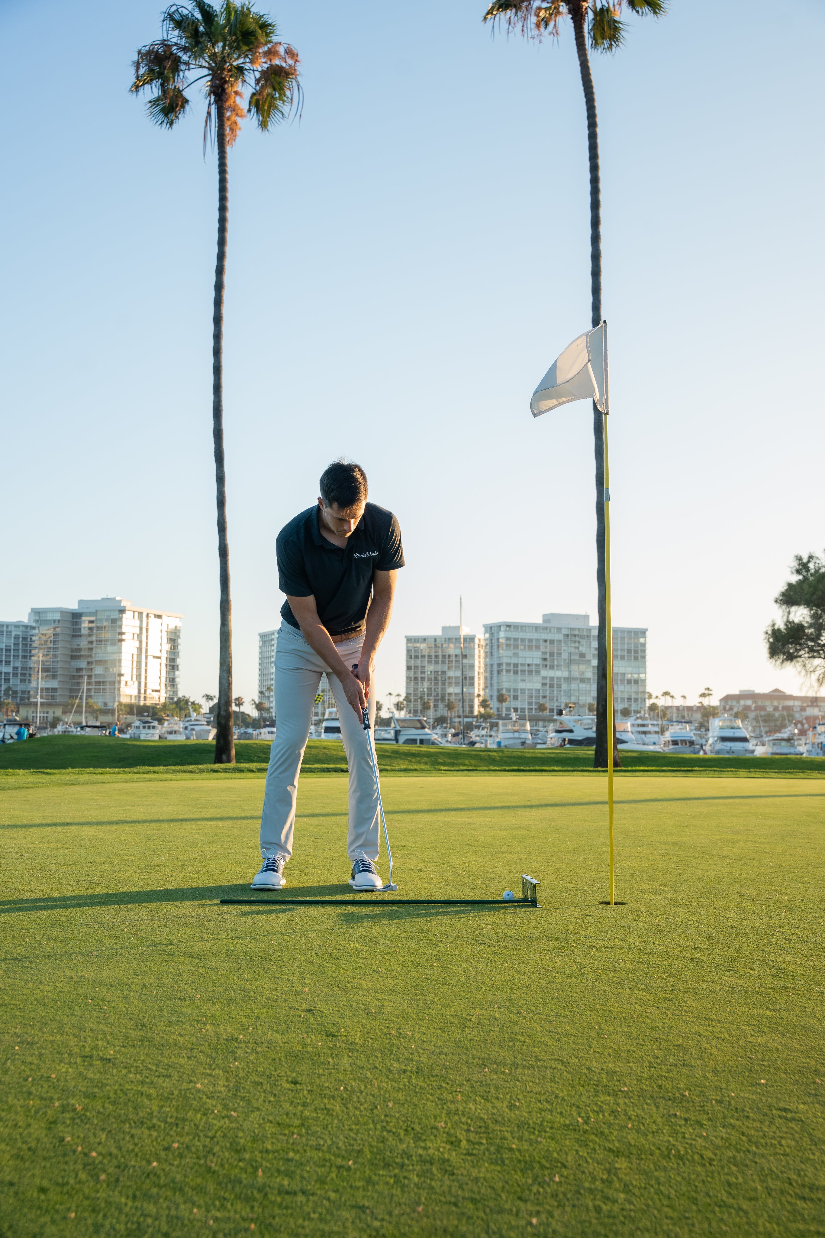 Start putts online with the ImpactPro's putting gate.