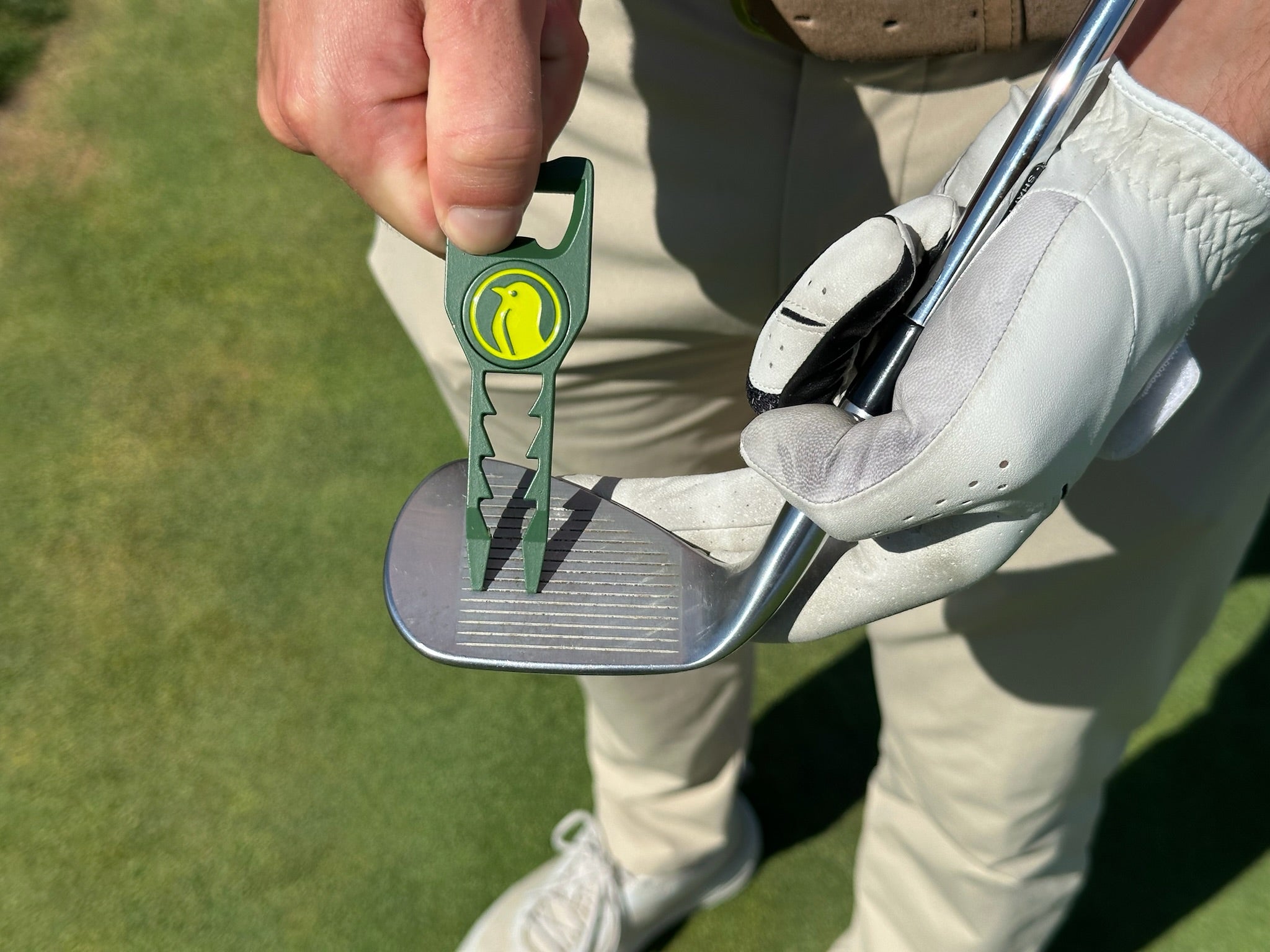 Clean grooves give you more spin. The 7-IN-1 Divot Tool has you covered.
